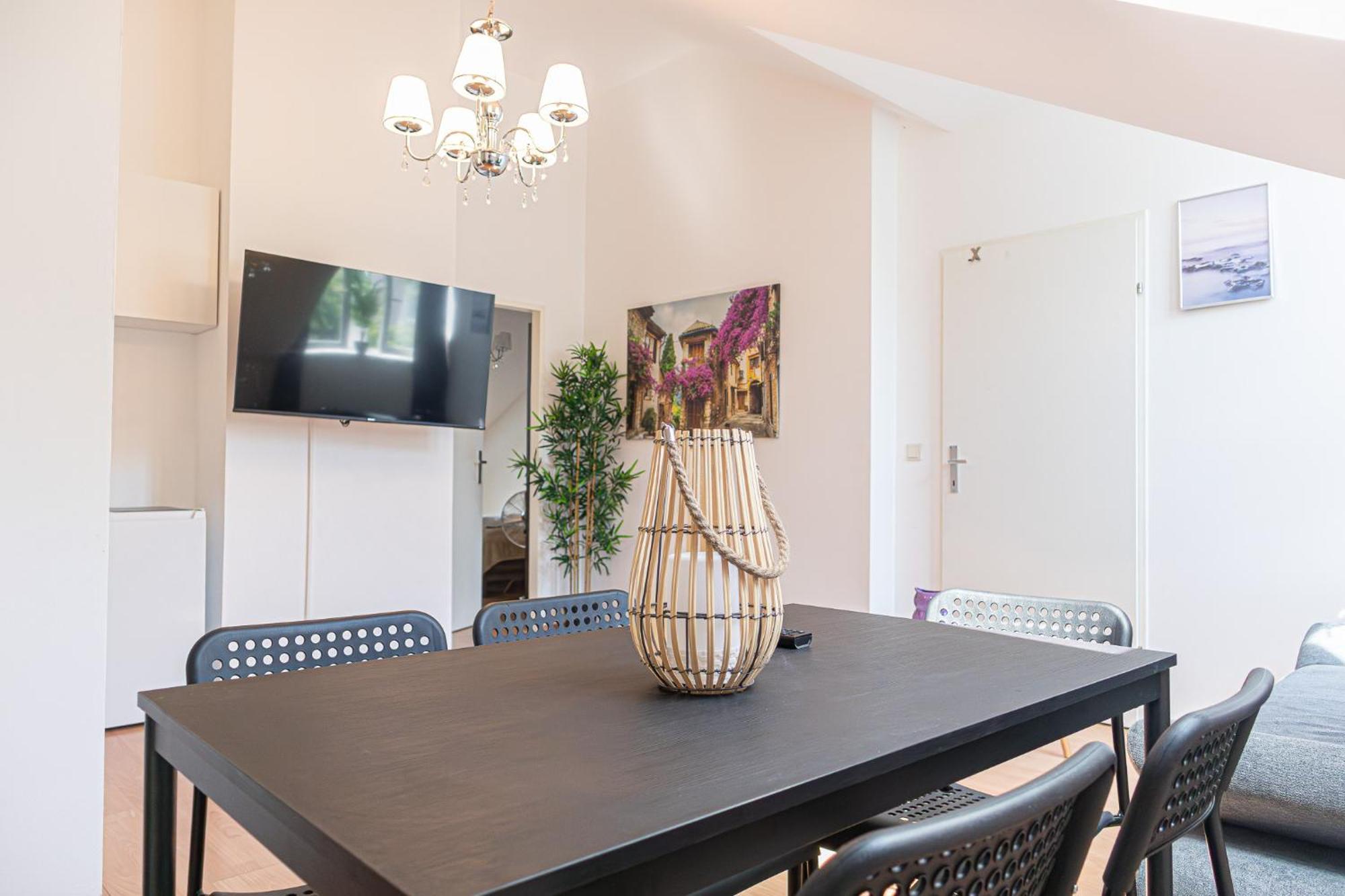 Spacious 2br Great Location - Near Schoenbrunn Wiedeń