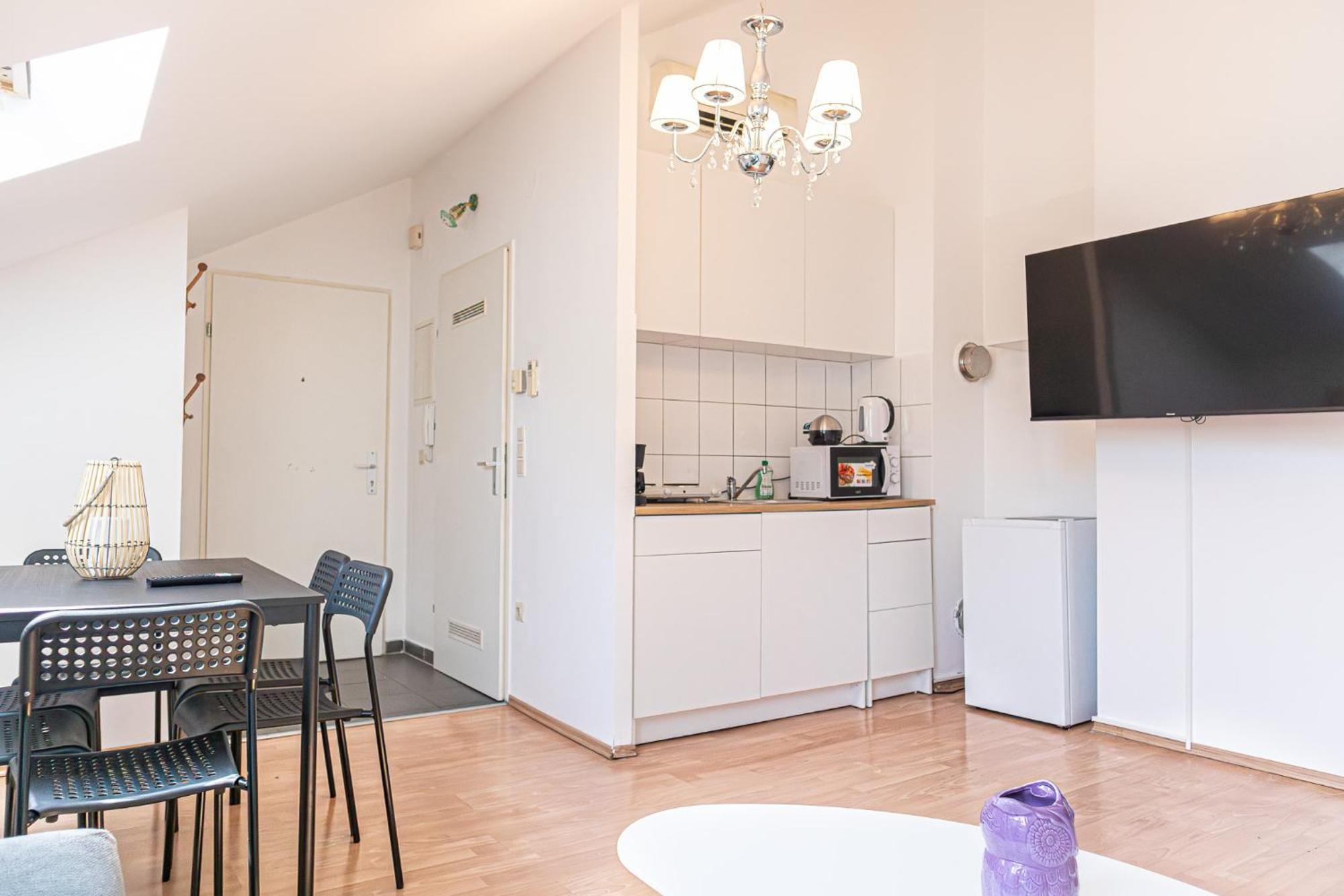 Spacious 2br Great Location - Near Schoenbrunn * Wiedeń
