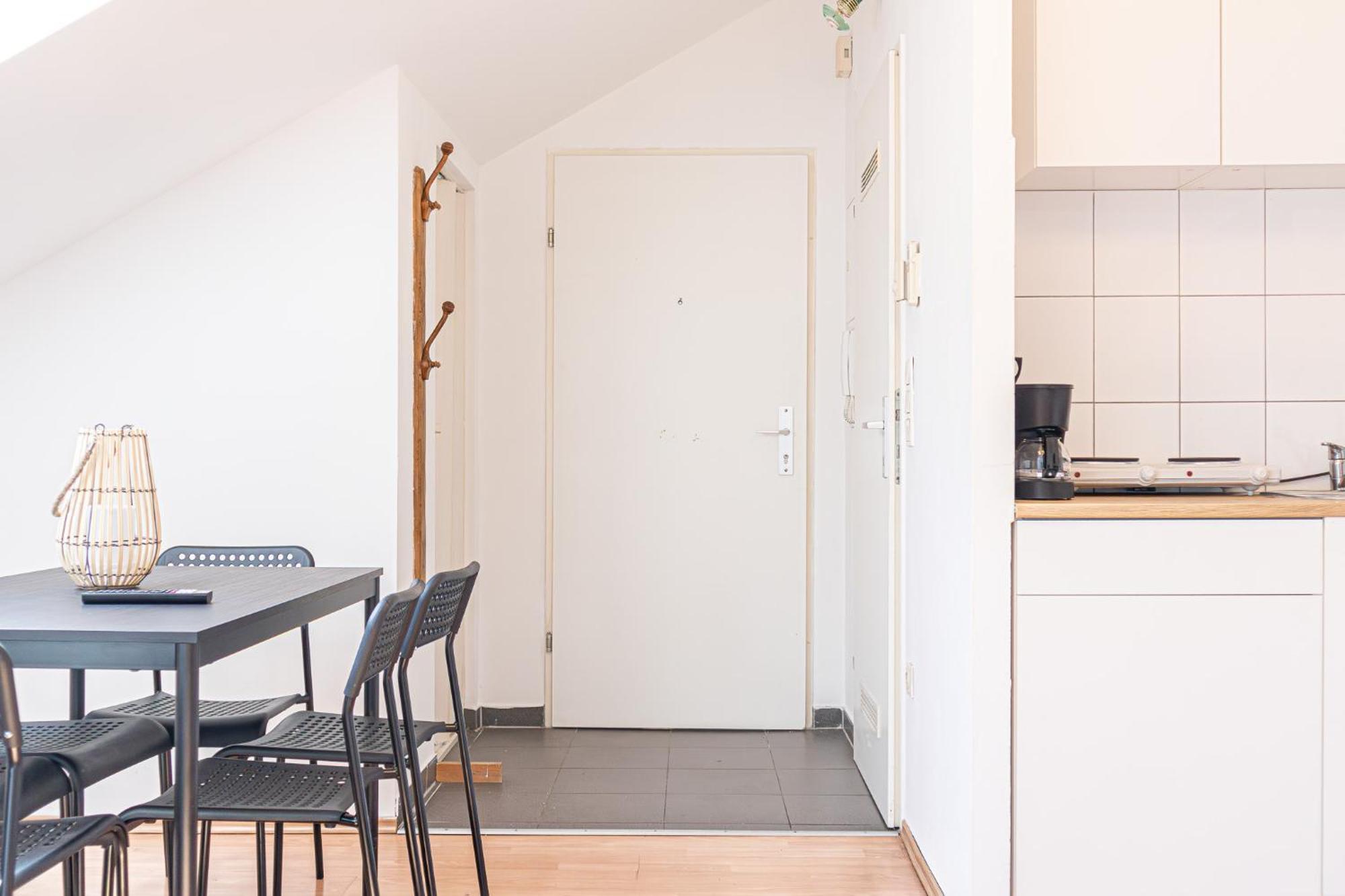 Spacious 2br Great Location - Near Schoenbrunn * Wiedeń