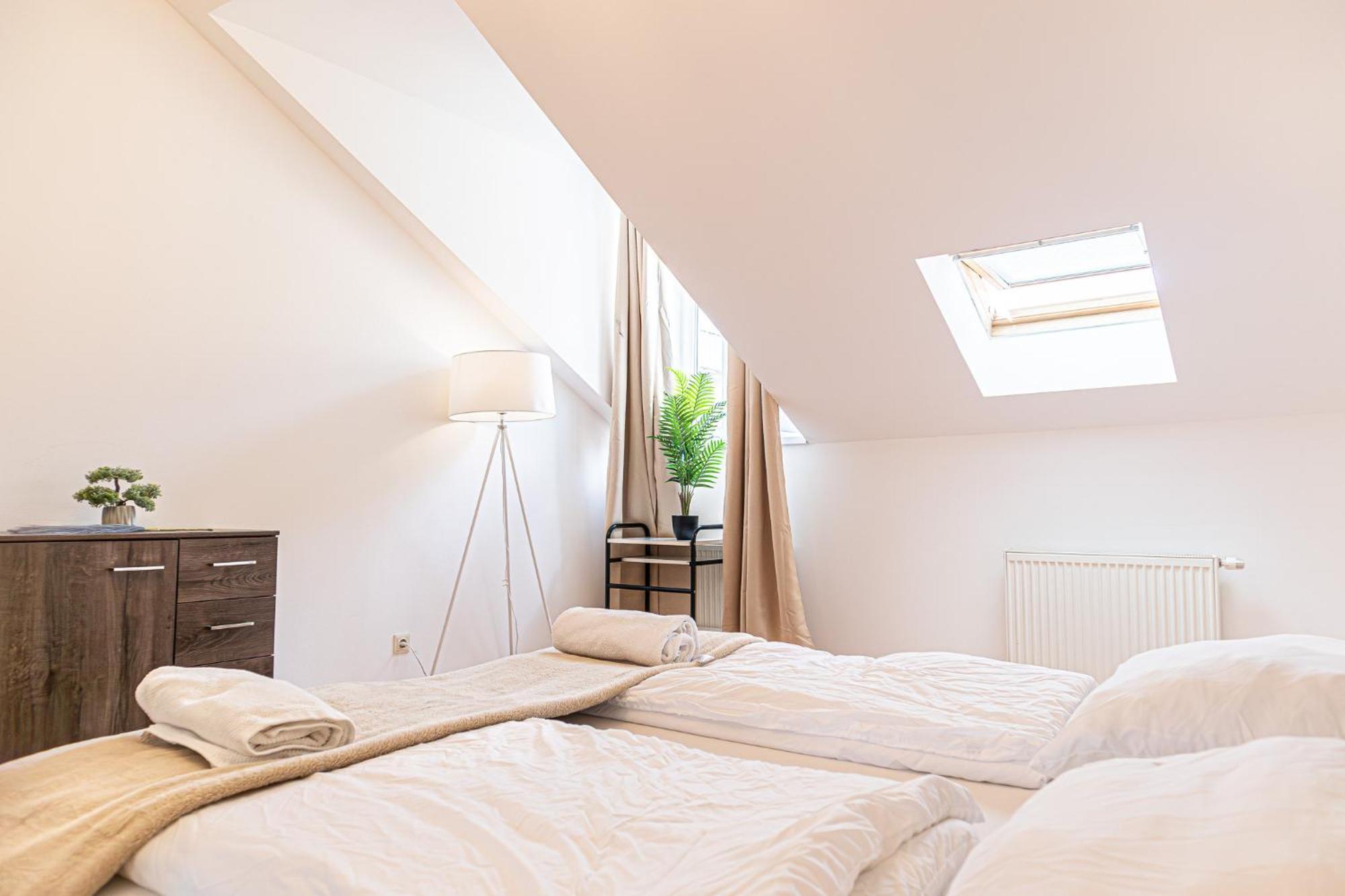 Apartament Spacious 2br Great Location - Near Schoenbrunn Wiedeń